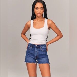 Abercrombie High Rise Denim Mom Short Curve Love Size 28